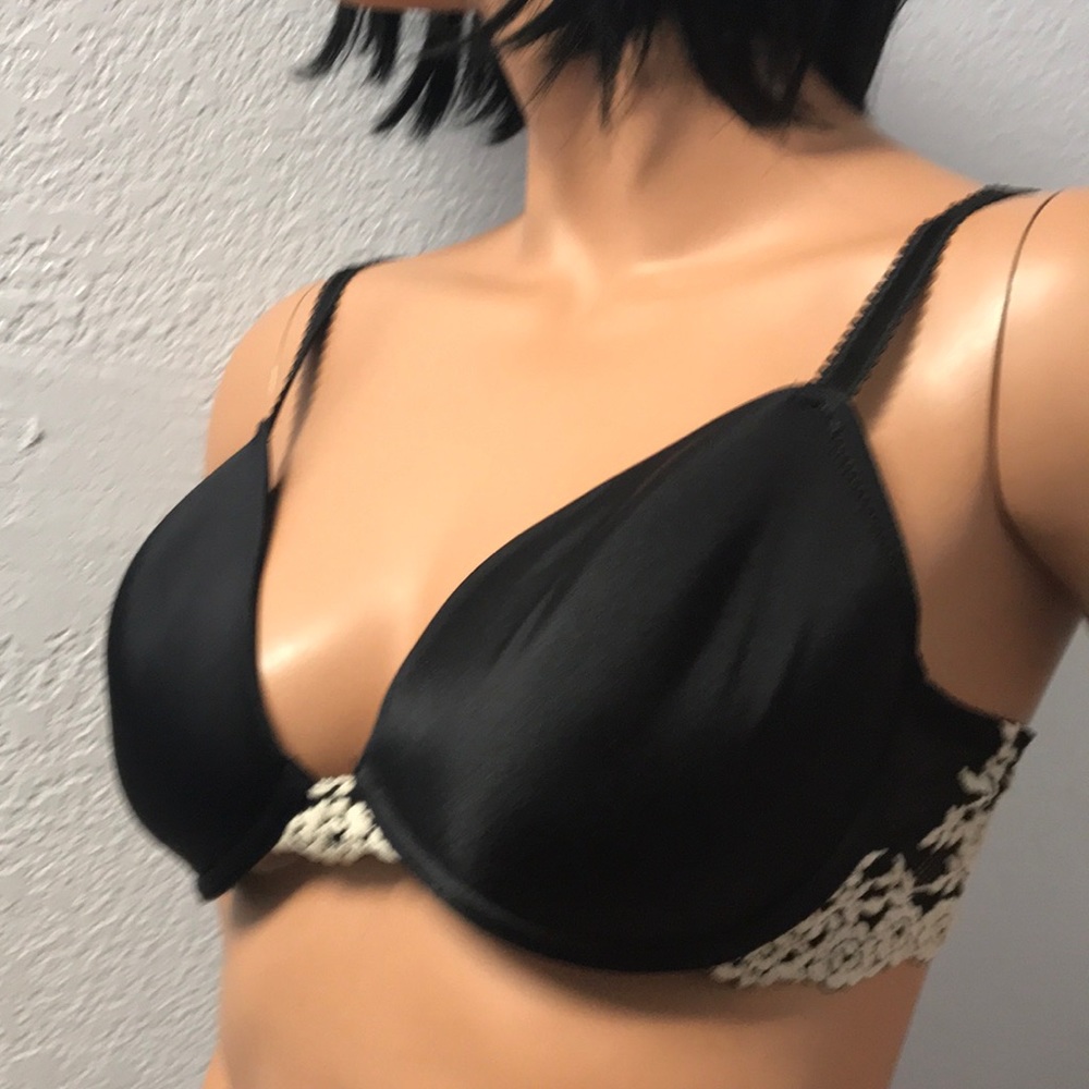 New without tags Wacoal Bra S 34D